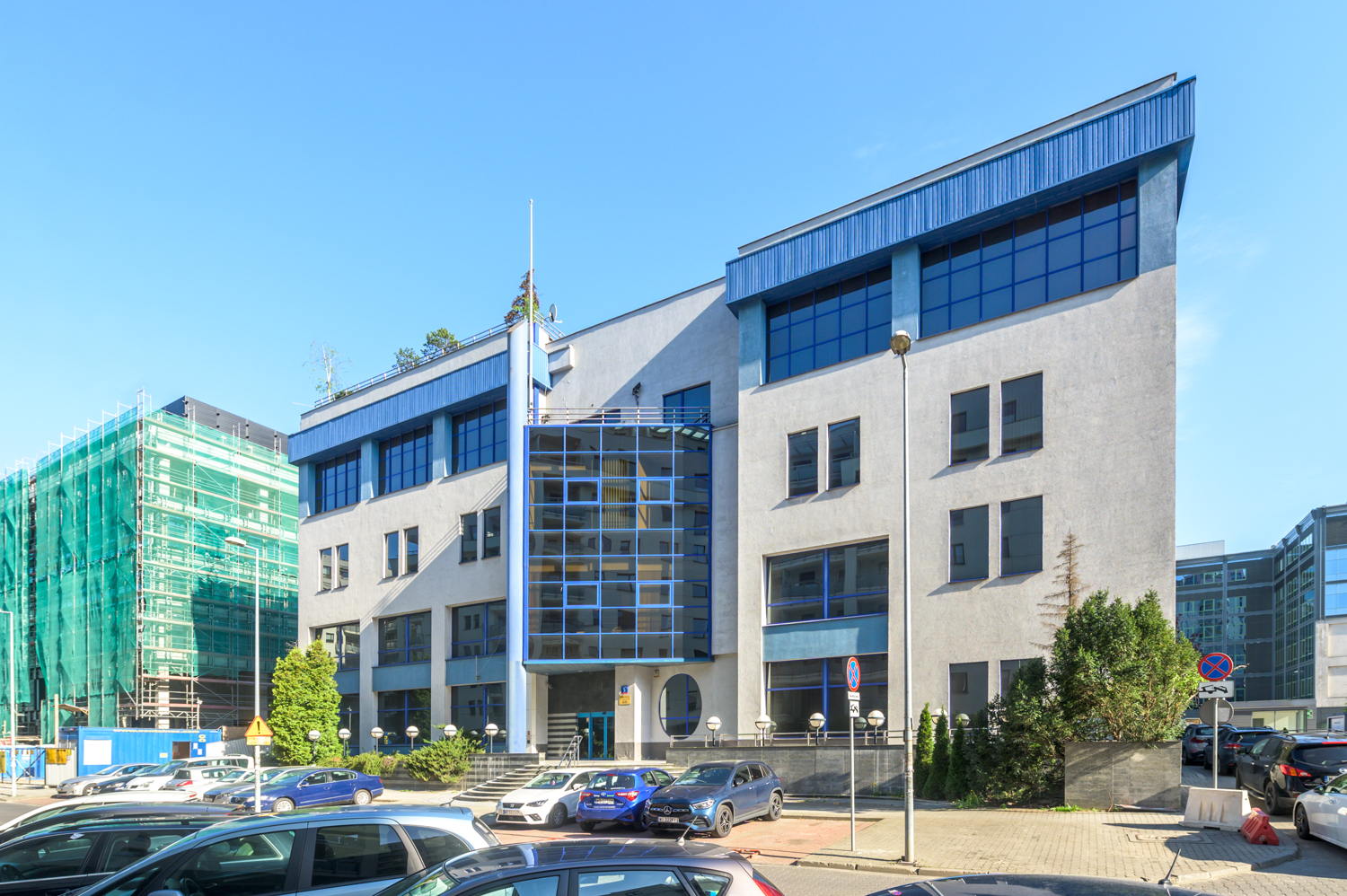 Zdjęcie architektury budynku Centrum Kart i Czeków i Dpt. Informatyki Banku Pekao SA